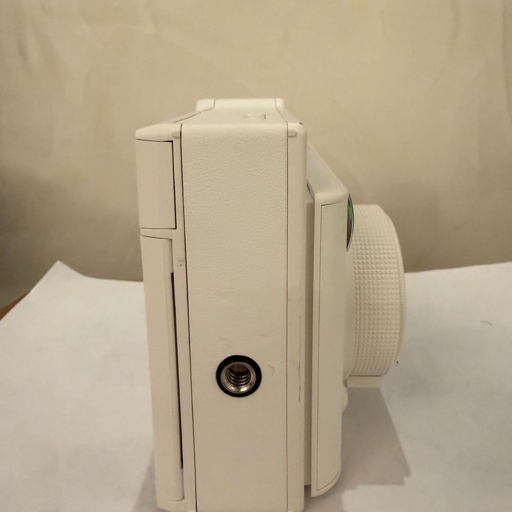 White Camera - Picture 5 of 5